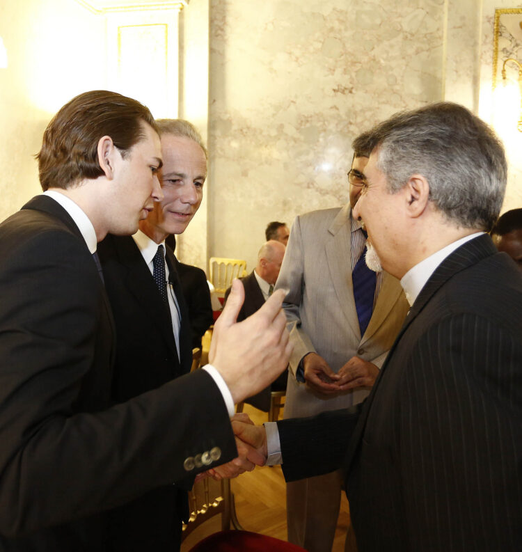 Build On-Demand Teams Instead of Hiring Employees