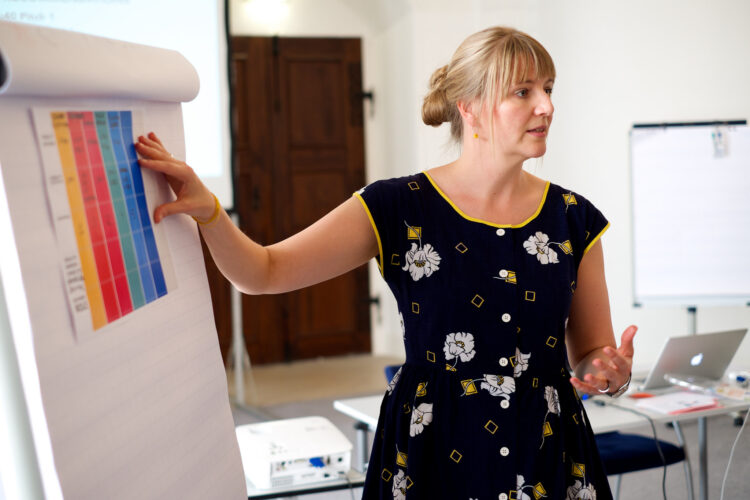 Startup Studio: 90-Day New Venture Plan: Your Roadmap for Success