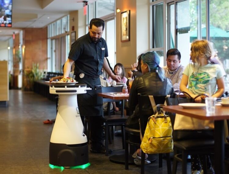 The New Restaurant Experience: Robot Servers, Cooks And Hostesses