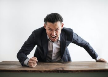 How to Handle Negative Comments