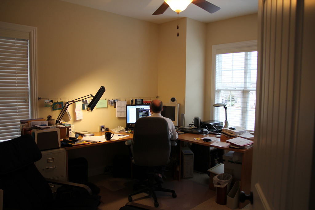 WORK FROM HOME PHOTO_HL